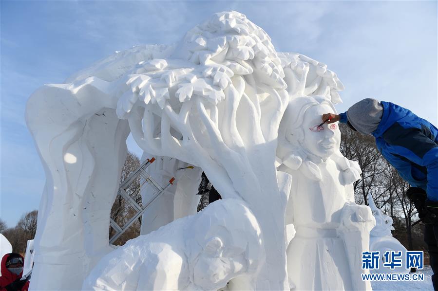 （文化）（1）第22届哈尔滨国际雪雕比赛进入收尾阶段
