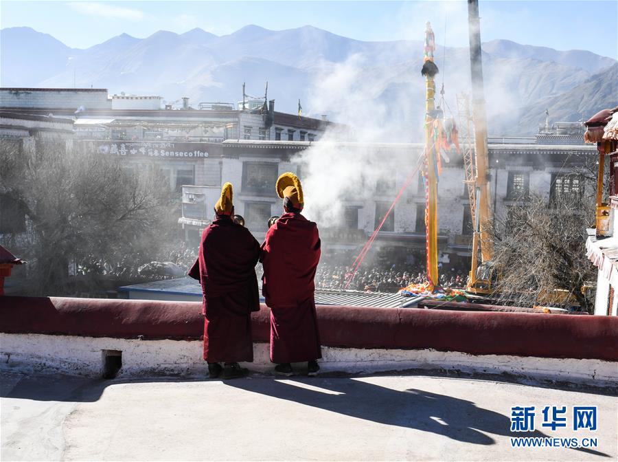 （XHDW）（6）拉萨大昭寺换经幡迎藏历新年