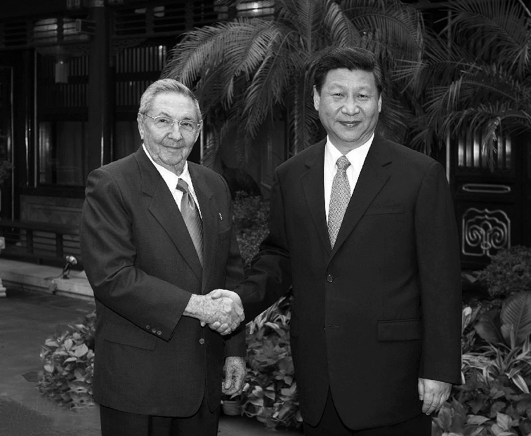 2012年7月6日，国家副主席习近平在北京钓鱼台国宾馆会见古巴国务委员会主席兼部长会议主席劳尔·卡斯特罗。