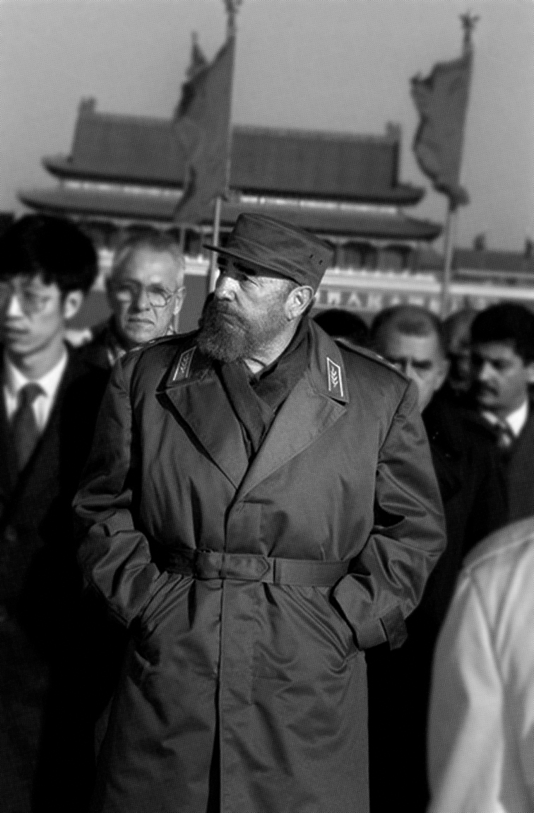 卡斯特罗也于1995年和2003年两次对中国进行国事访问。