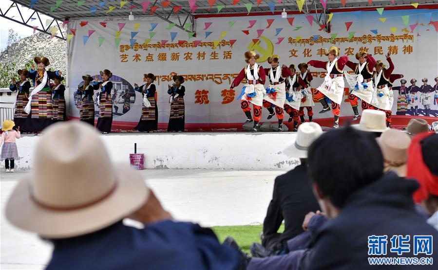 （社会）（1）西藏山南：村村都有文艺演出队