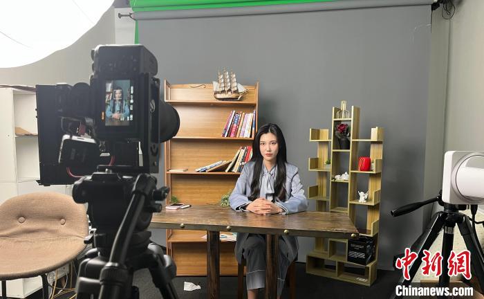 中国“Z世代”不抱“铁饭碗”探索新兴职业“蓝海”