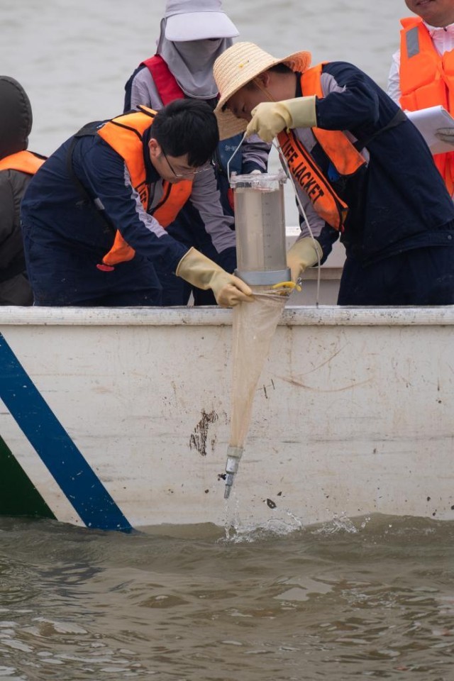 长江“大体检”直击：从关注水质转向注重水生态
