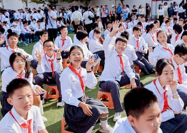 北京市十一学校龙樾实验中学开学典礼现场。校方供图