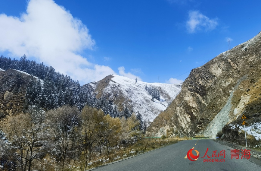 雪后的祁连山秋色。人民网记者 甘海琼摄