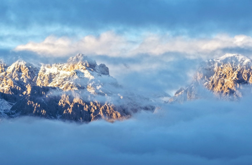 雪后的祁连山。安雪姣摄