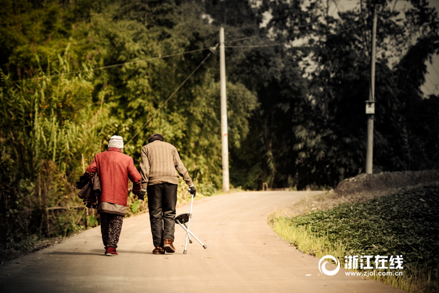 我能想到最浪漫的事 就是和你一起慢慢变老