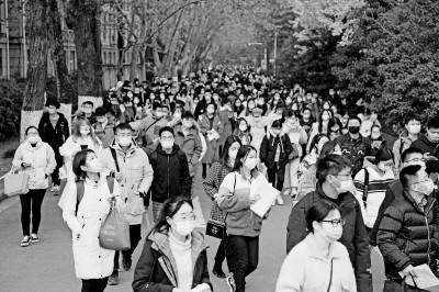 成绩是否正态分布 不只是看一条曲线 成绩是否正态分布 不只是看一条曲线